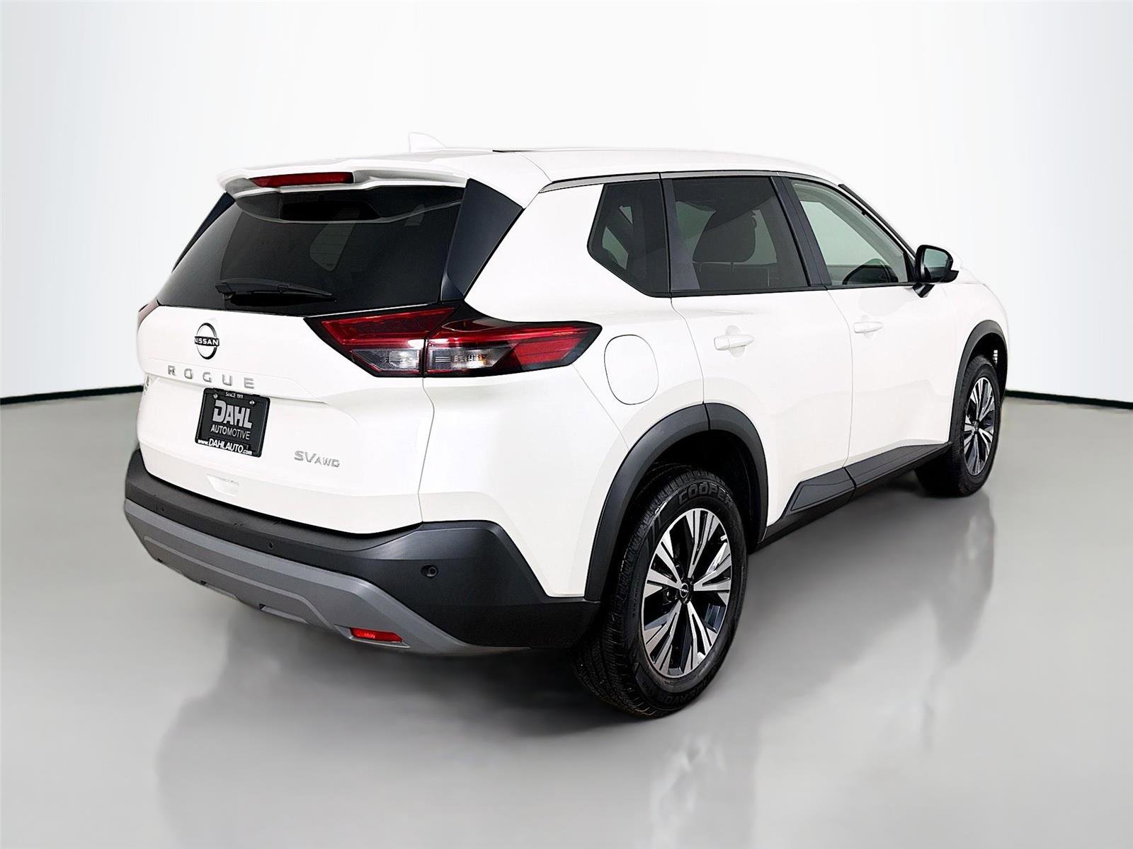 Used 2023 Nissan Rogue SV image 7