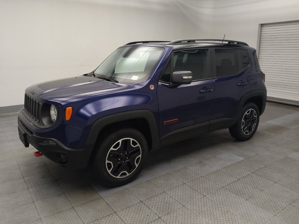 Used 2017 Jeep Renegade Trailhawk w/ Premium Trailhawk Package AWD/4WD image 2