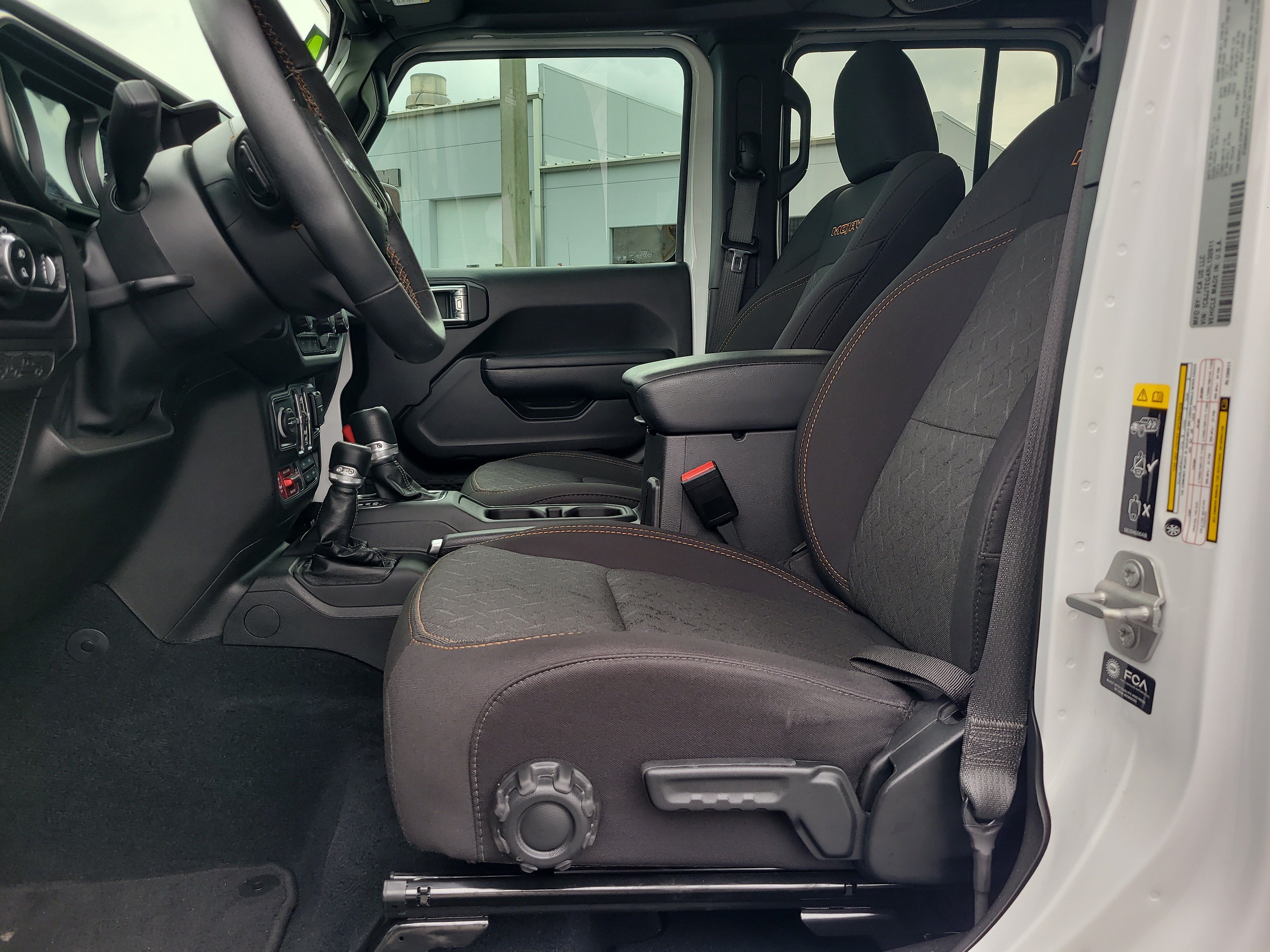 Used 2024 Jeep Gladiator Mojave AWD/4WD image 17