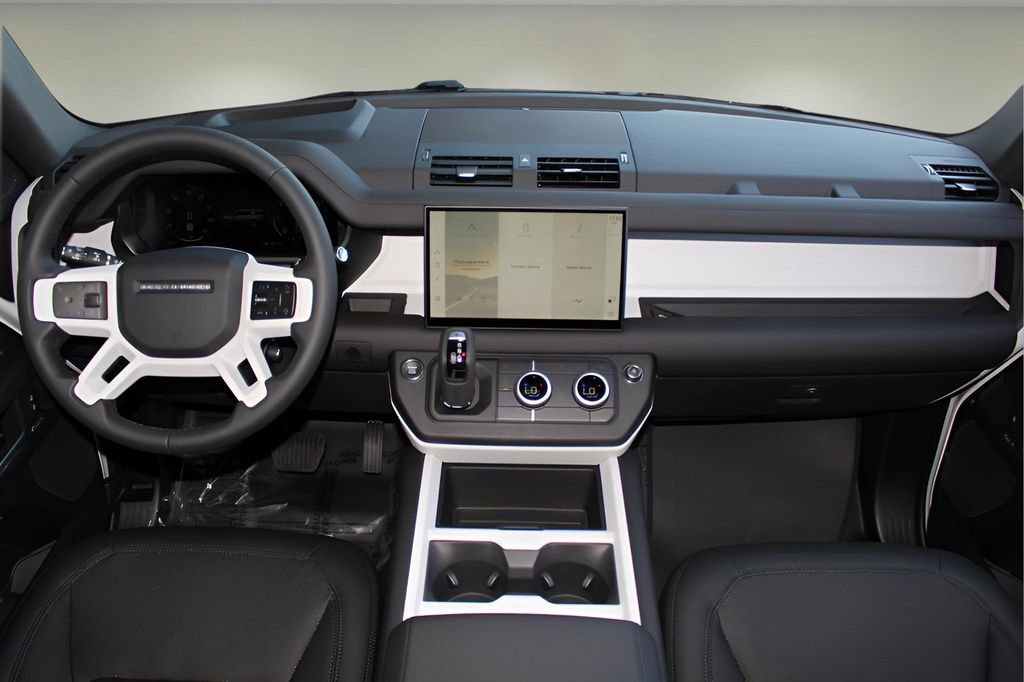 New 2025 Land Rover Defender 130 X-Dynamic SE AWD/4WD image 14