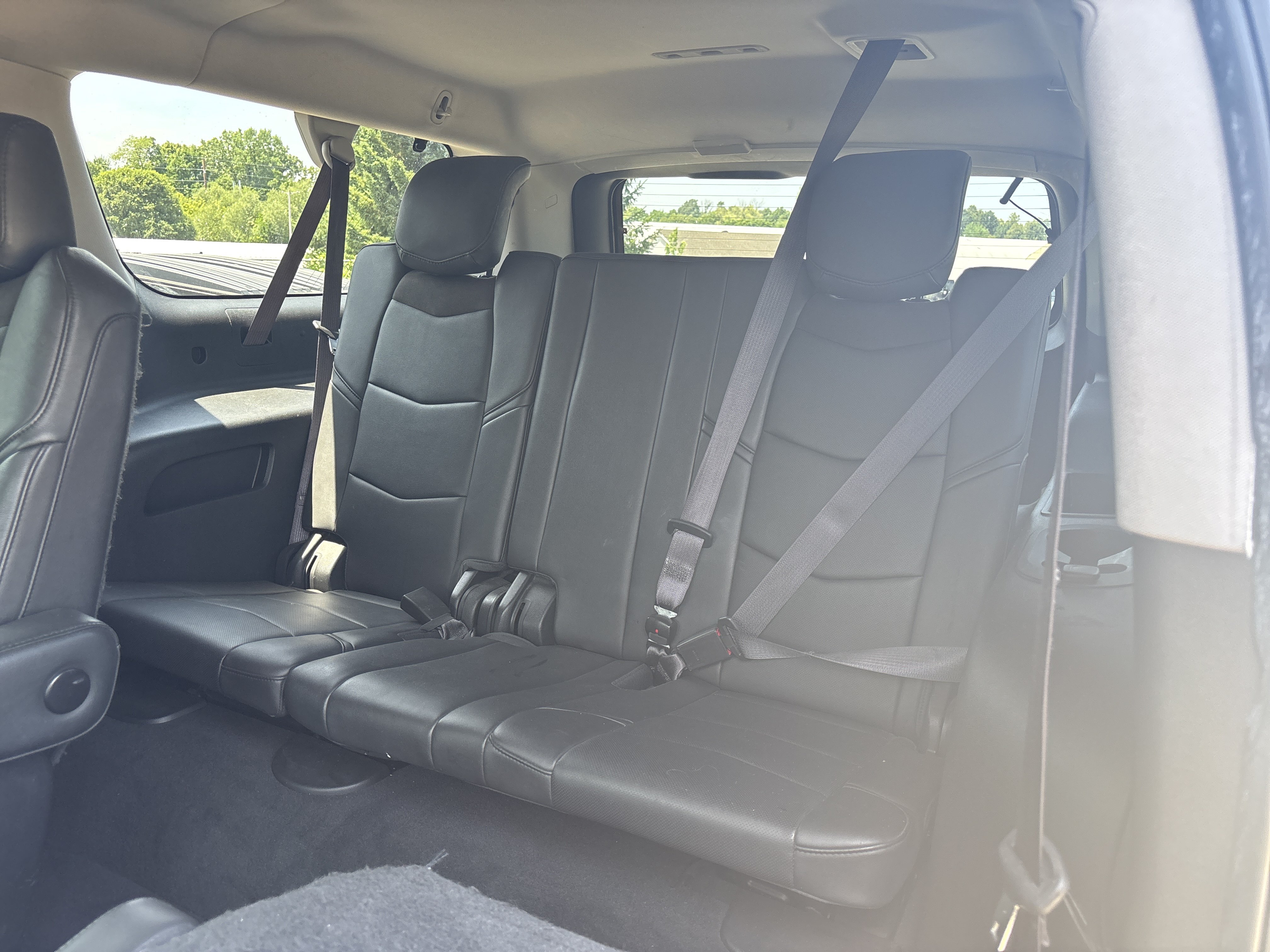 Used 2016 Cadillac Escalade ESV Luxury AWD/4WD image 18