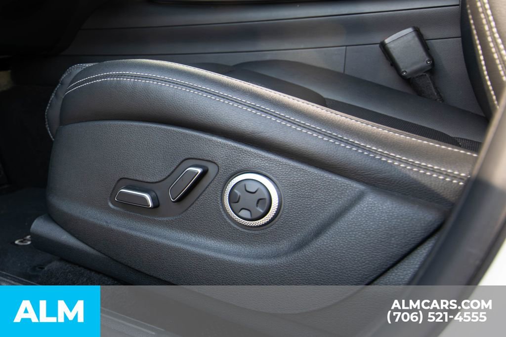 Used 2025 Genesis GV70 2.5T image 29