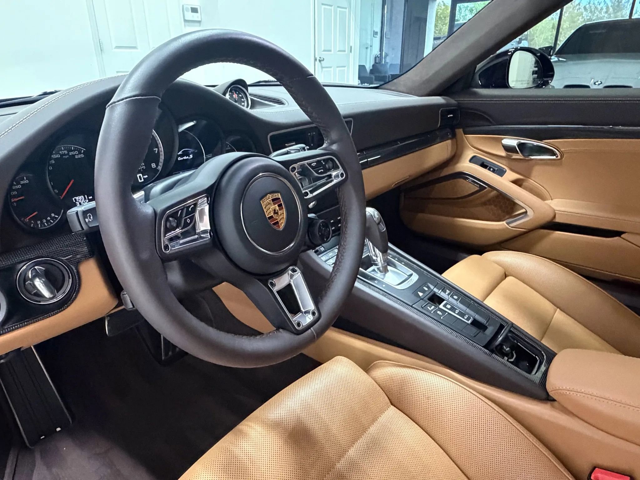 Used 2017 Porsche 911 Turbo S image 20