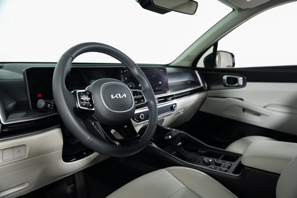 Used 2025 Kia Sorento S w/ Panoramic Sunroof Package FWD image 28