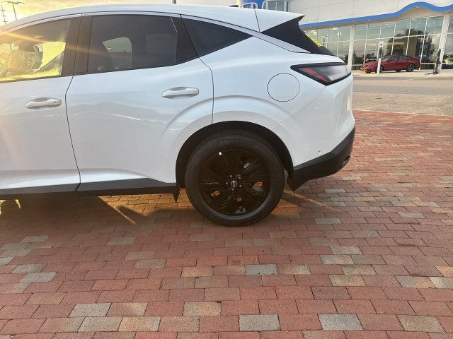 Used 2025 Nissan Murano SV AWD/4WD image 6
