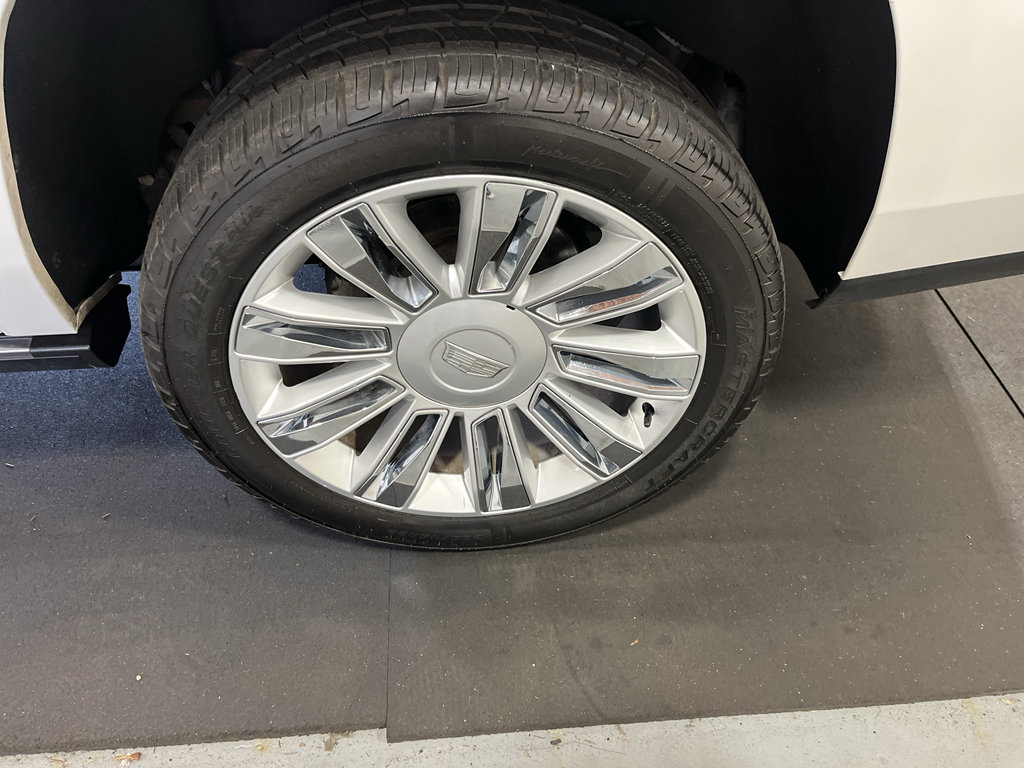 Certified 2020 Cadillac Escalade ESV Platinum AWD/4WD image 29