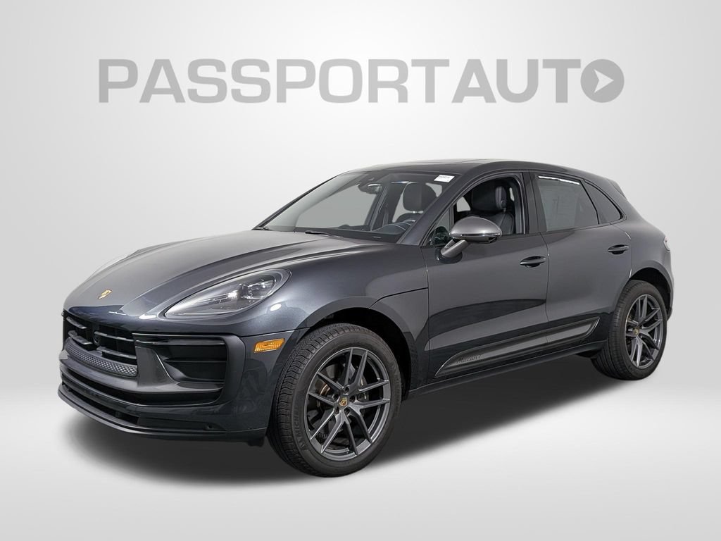Used 2025 Porsche Macan AWD/4WD image 1