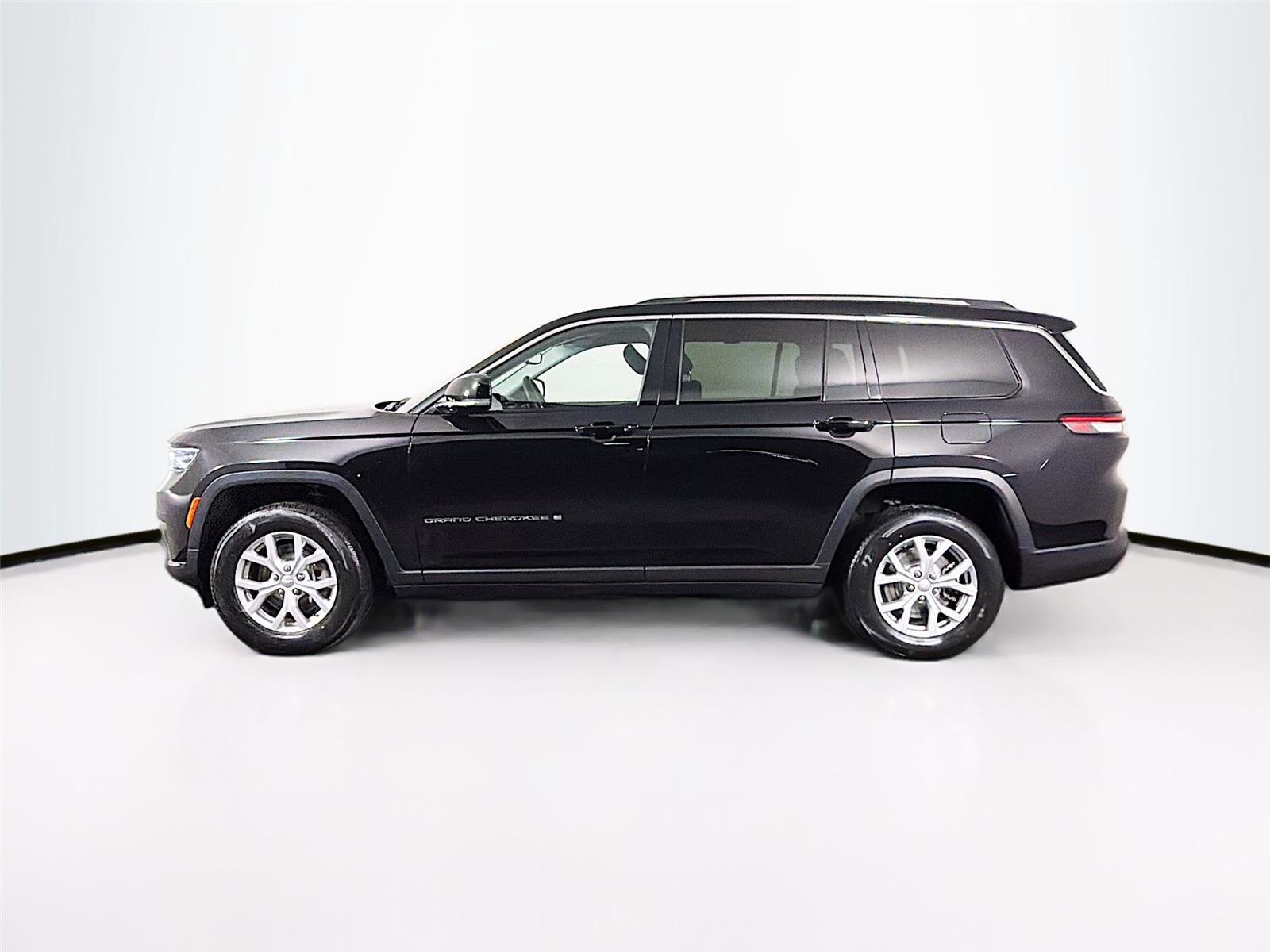 Used 2022 Jeep Grand Cherokee L Limited image 4
