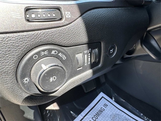 Used 2019 Jeep Cherokee Latitude Plus w/ Comfort/Convenience Group image 32