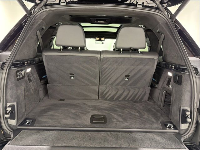 Used 2025 BMW X7 xDrive40i w/ Executive Package image 30