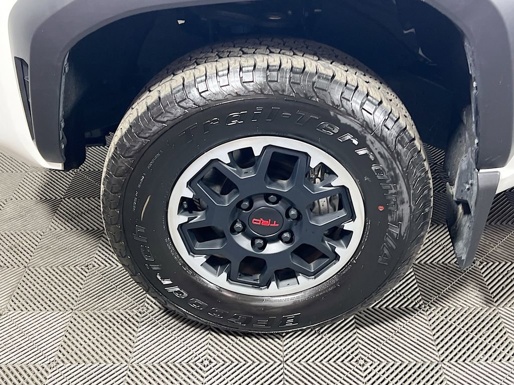 Certified 2025 Toyota Tacoma TRD Off-Road AWD/4WD image 28