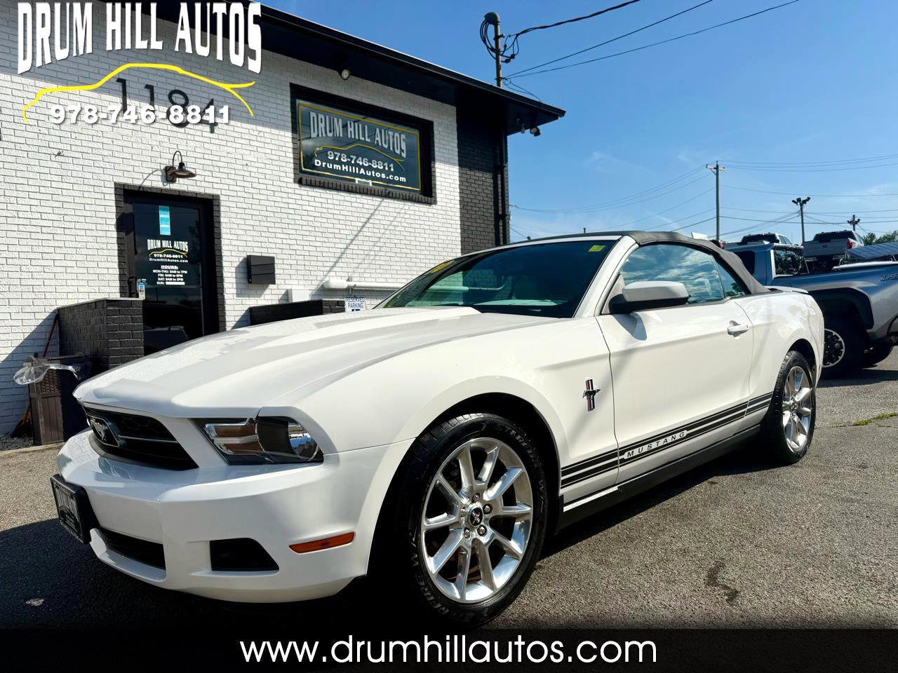 Used 2010 Ford Mustang Convertible image 1