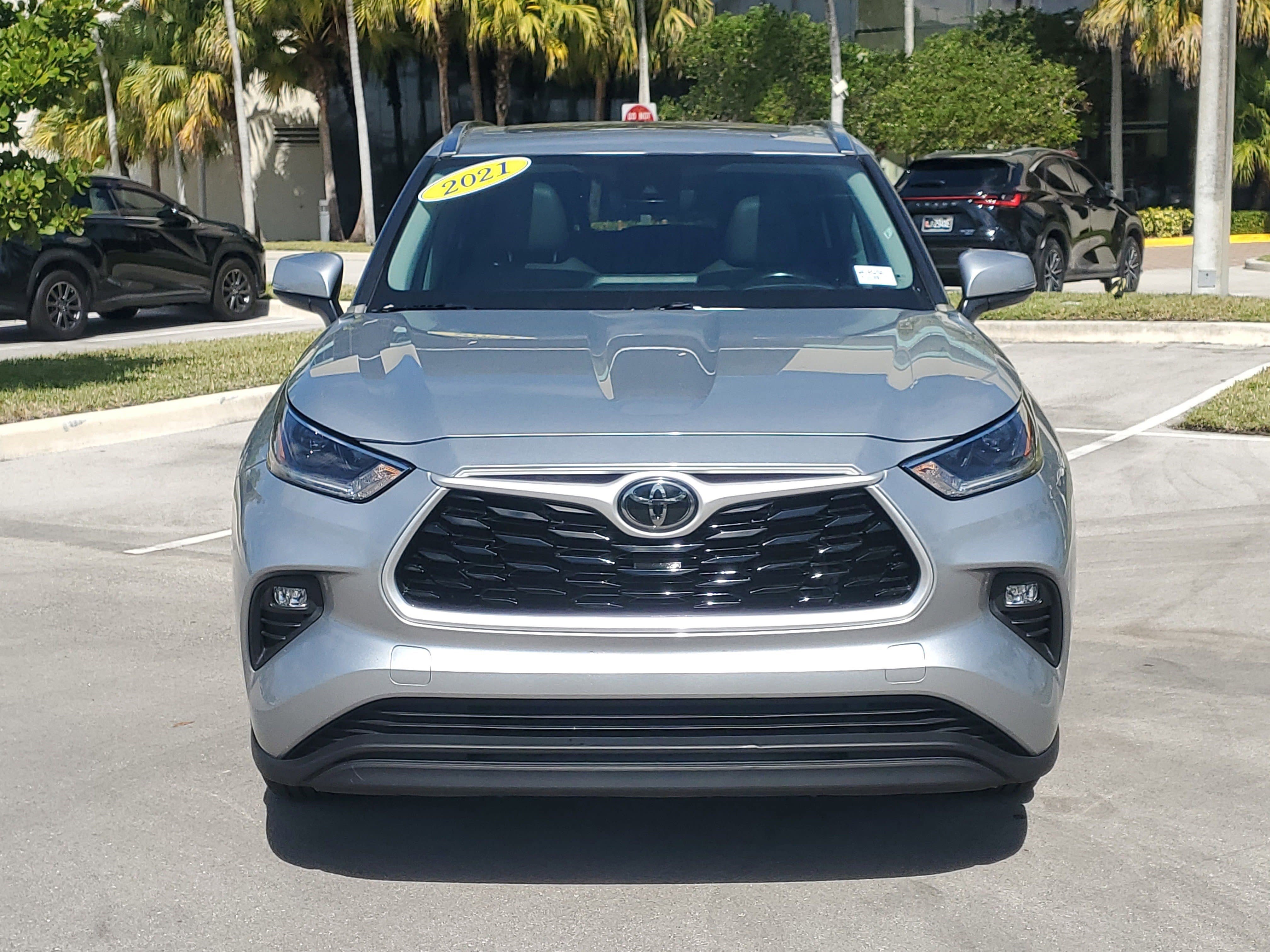 Used 2021 Toyota Highlander XLE image 8