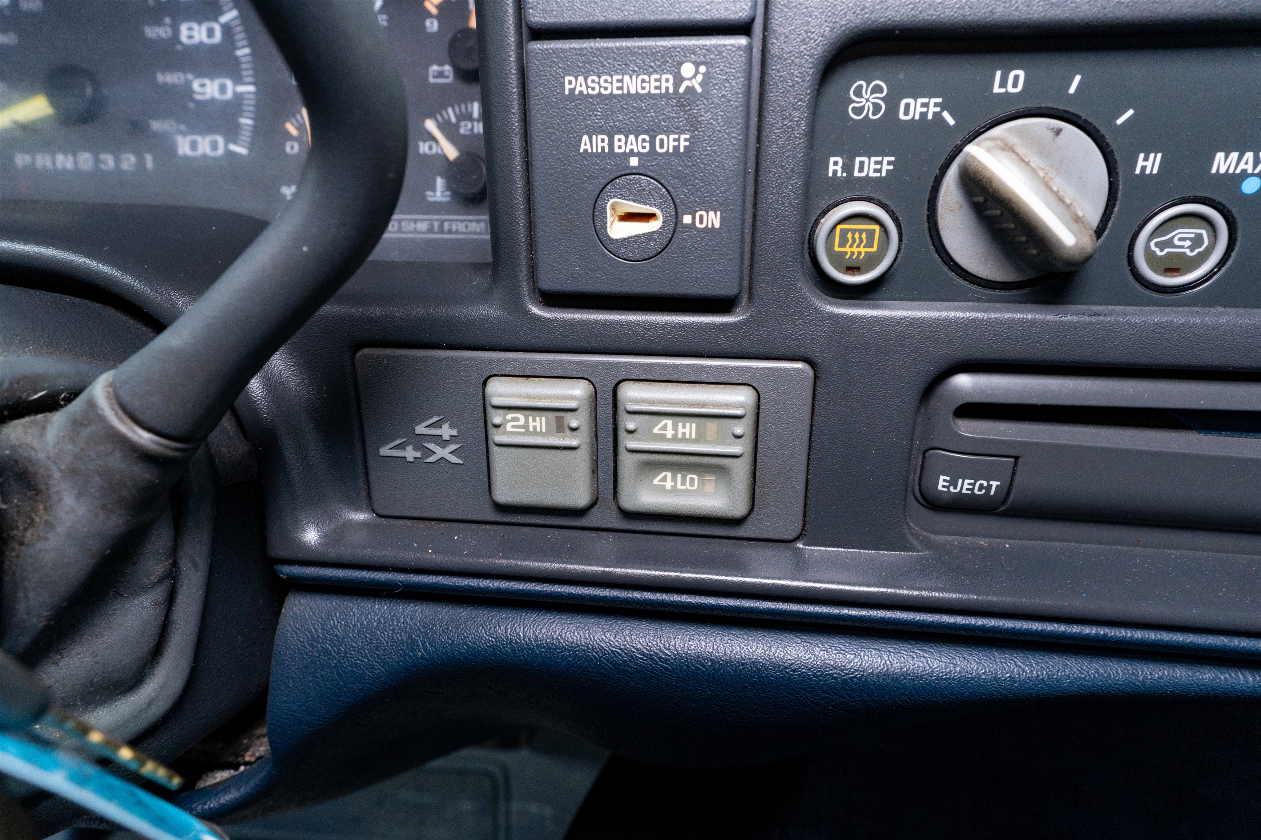 Used 1997 Chevrolet Silverado 1500 4x4 Extended Cab w/ Preferred Equipment Group 2 image 19