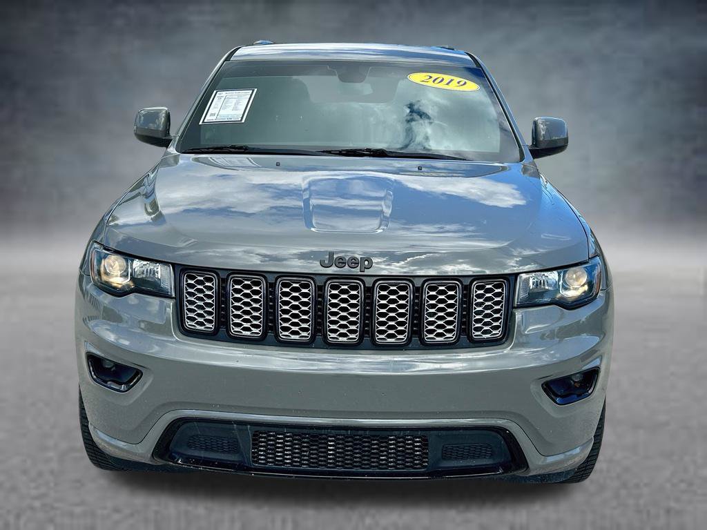 Used 2019 Jeep Grand Cherokee Altitude RWD image 2