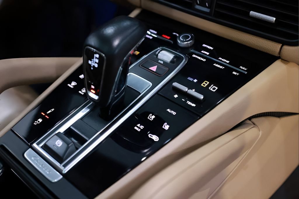 Used 2021 Porsche Cayenne S w/ Premium Package Plus image 26