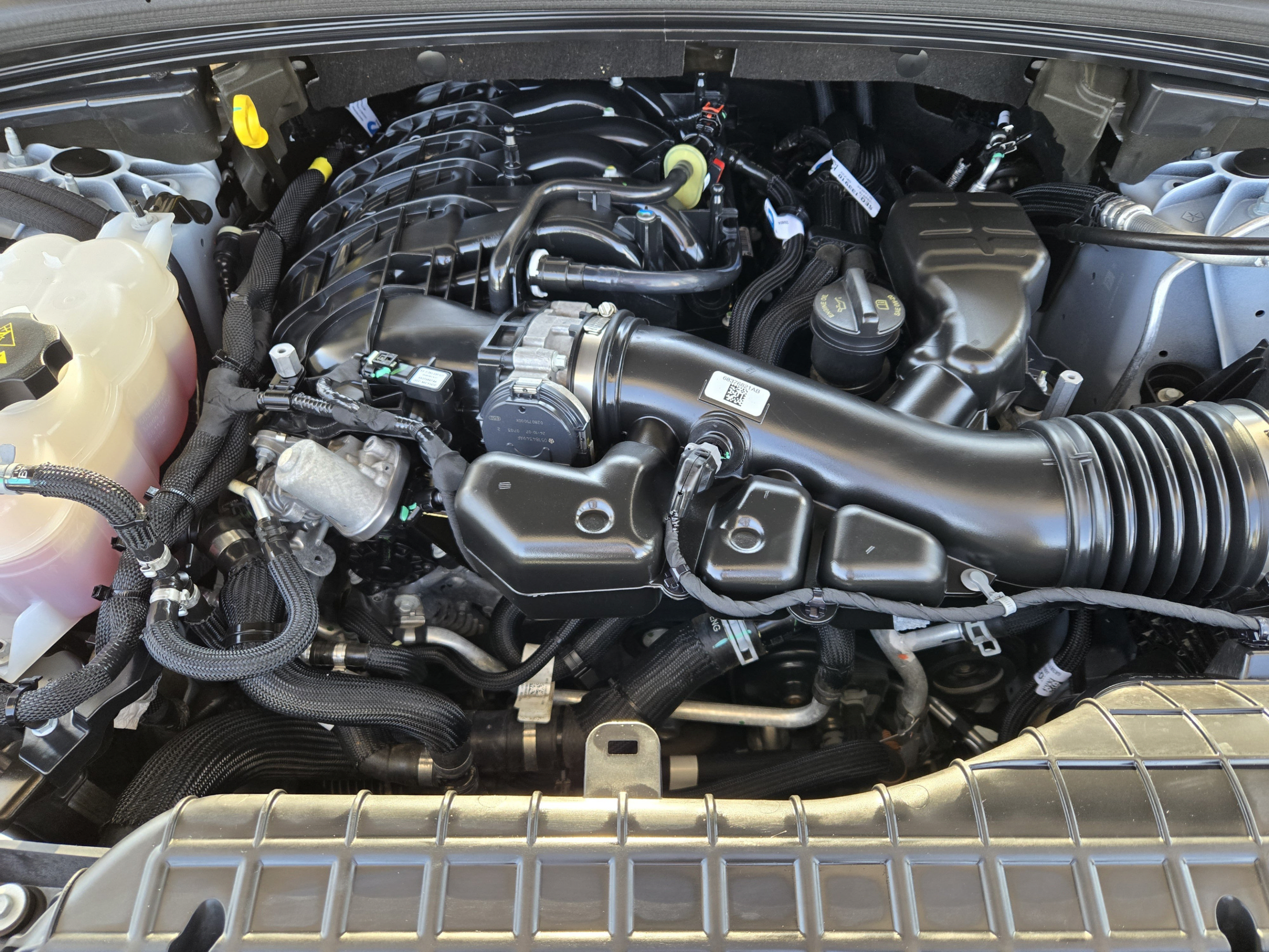 Used 2025 Jeep Grand Cherokee Altitude AWD/4WD image 29