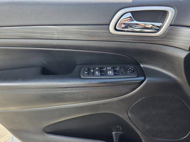 Certified 2022 Jeep Grand Cherokee Laredo E RWD image 31