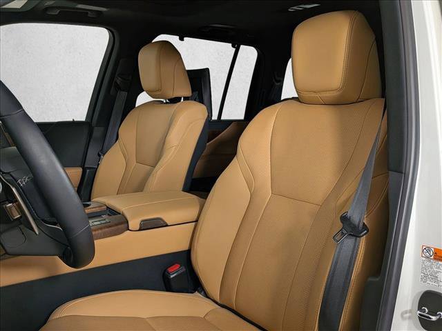 Used 2026 Lexus LX 600 4WD w/ Accessory Package (Z1) image 5