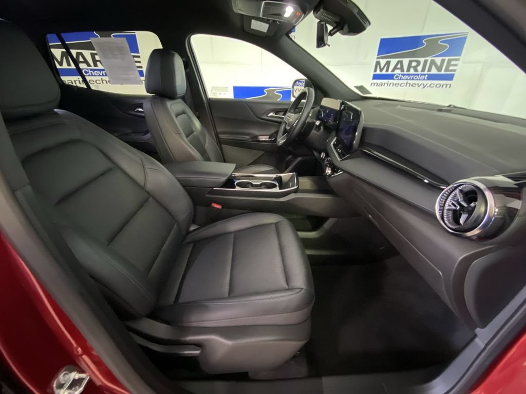 Used 2025 Chevrolet Equinox LT w/ Convenience Package II FWD image 33