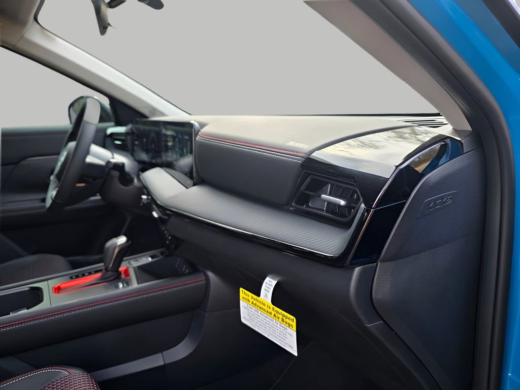 New 2026 Nissan Kicks SR image 12