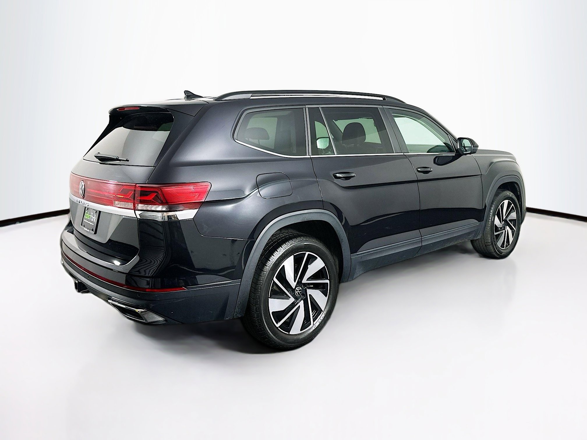 Used 2025 Volkswagen Atlas SE image 9