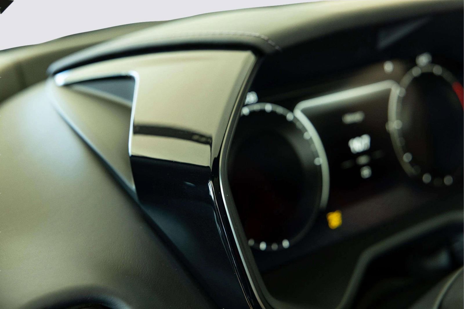 New 2026 Aston Martin DBX S image 28