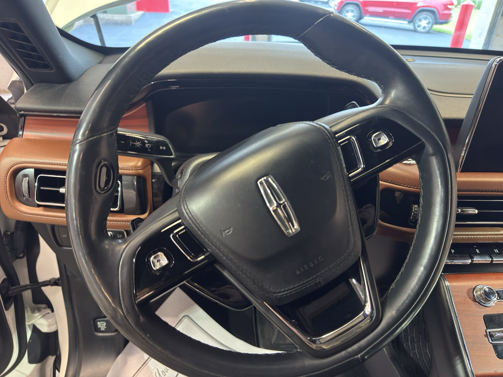 Used 2021 Lincoln Aviator Reserve AWD/4WD image 18