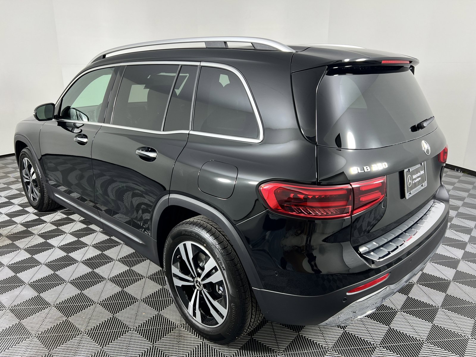 Used 2025 Mercedes-Benz GLB 250 image 11
