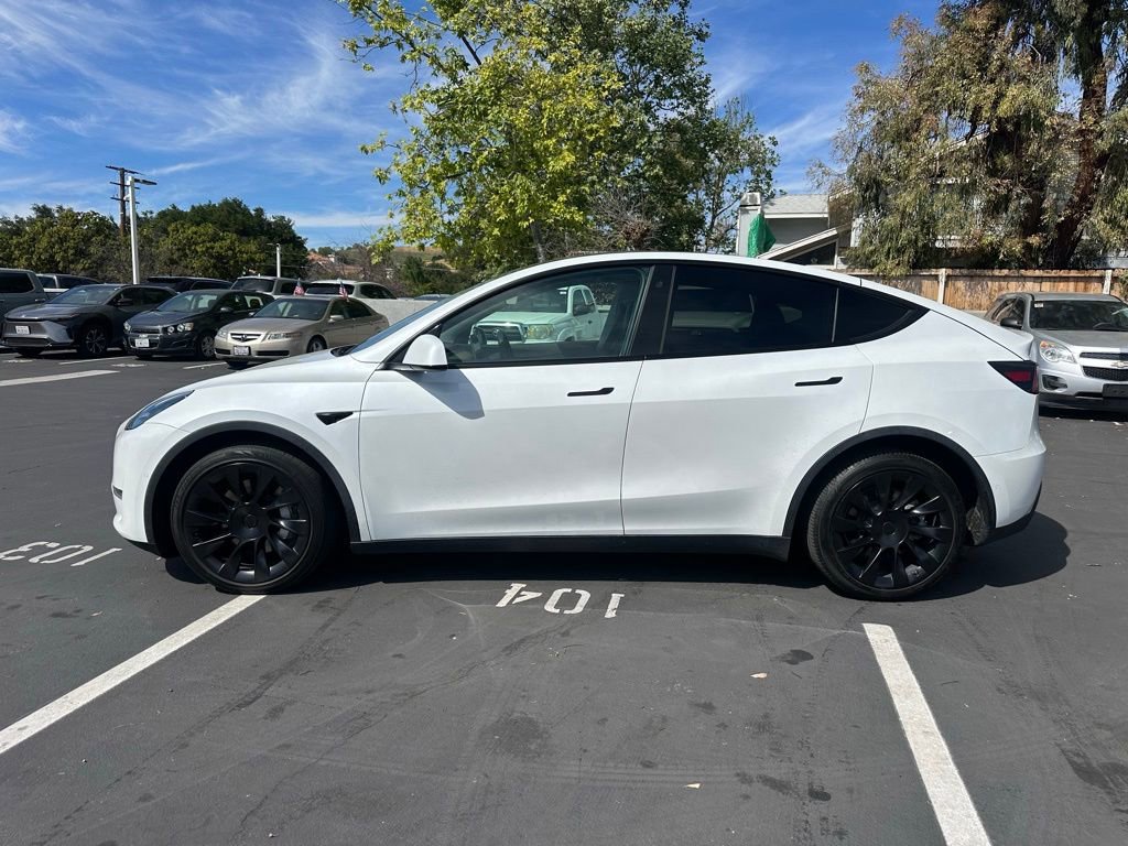 Used 2021 Tesla Model Y Long Range image 4