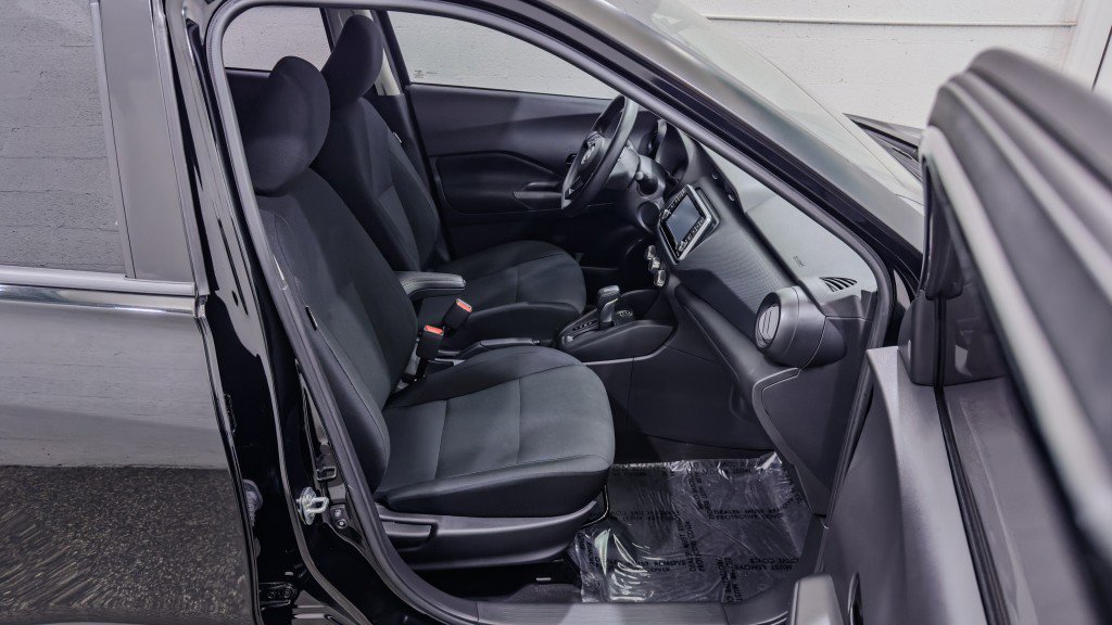 Used 2024 Nissan Kicks S image 19