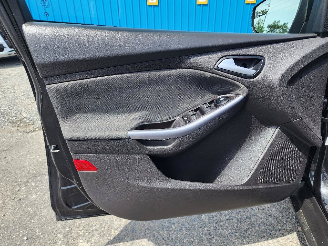 Used 2014 Ford Focus Titanium FWD image 12