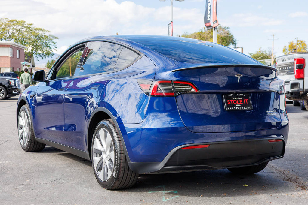 Used 2024 Tesla Model Y Long Range AWD/4WD image 17