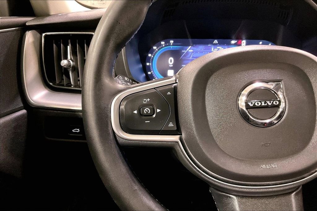 Certified 2023 Volvo XC60 B5 Core image 10