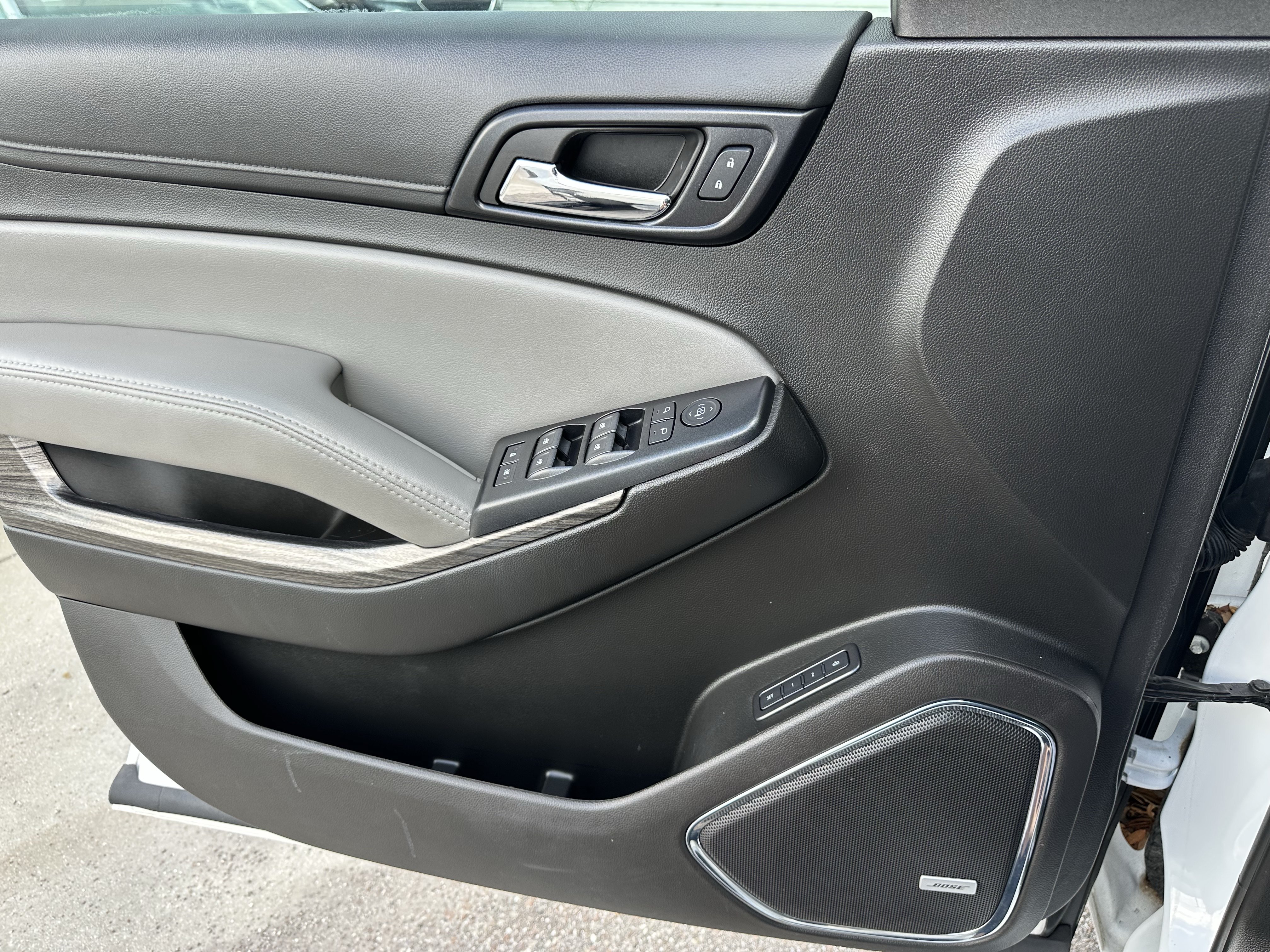 Certified 2019 Chevrolet Suburban LT RWD image 23