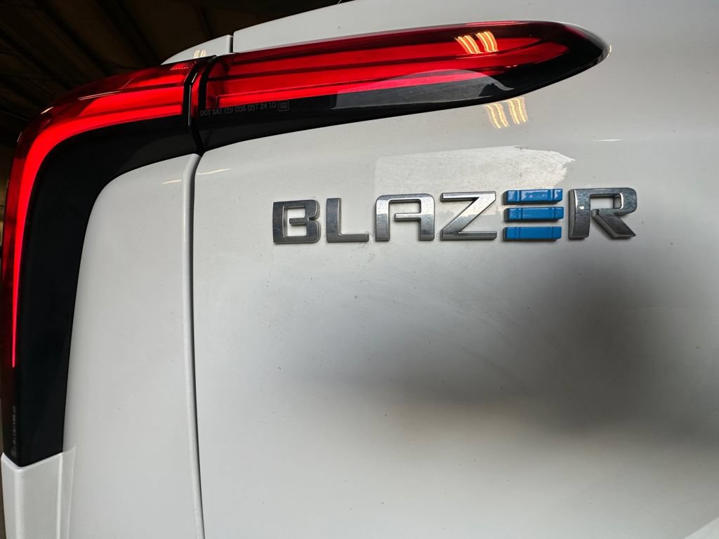 Used 2024 Chevrolet Blazer EV LT AWD/4WD image 37