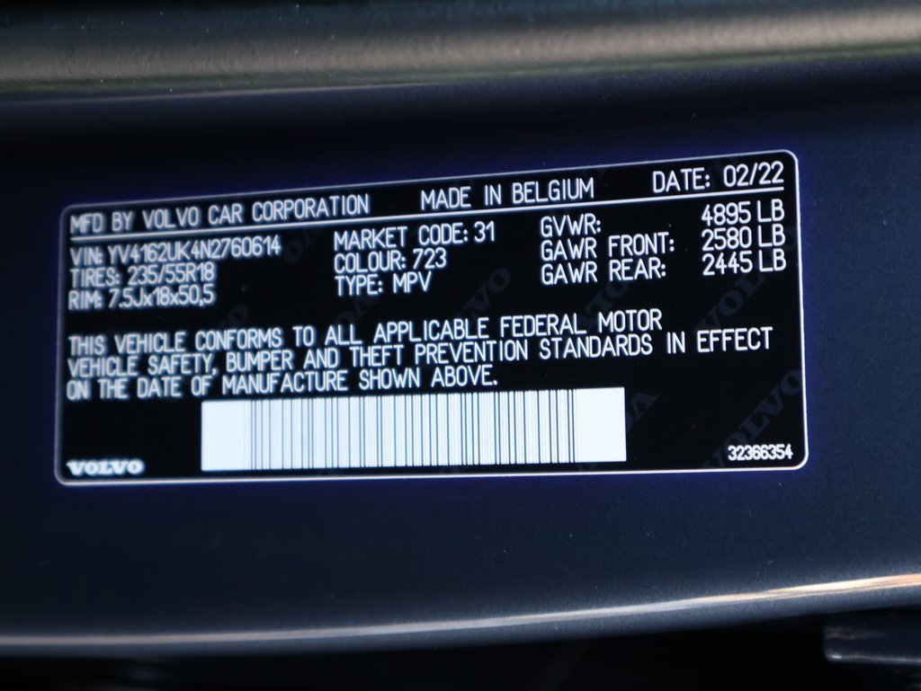 Used 2022 Volvo XC40 T5 Momentum image 45