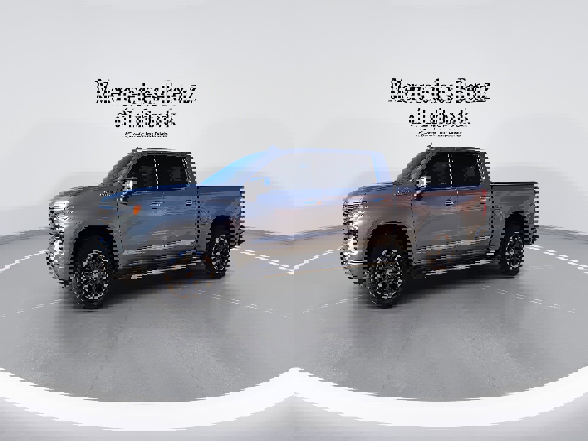 Used 2025 Chevrolet Silverado 1500 High Country w/ Technology Package image 5