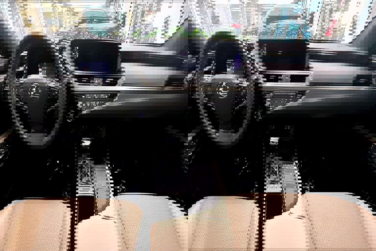 Used 2021 Lexus ES 300h w/ Premium Package image 15