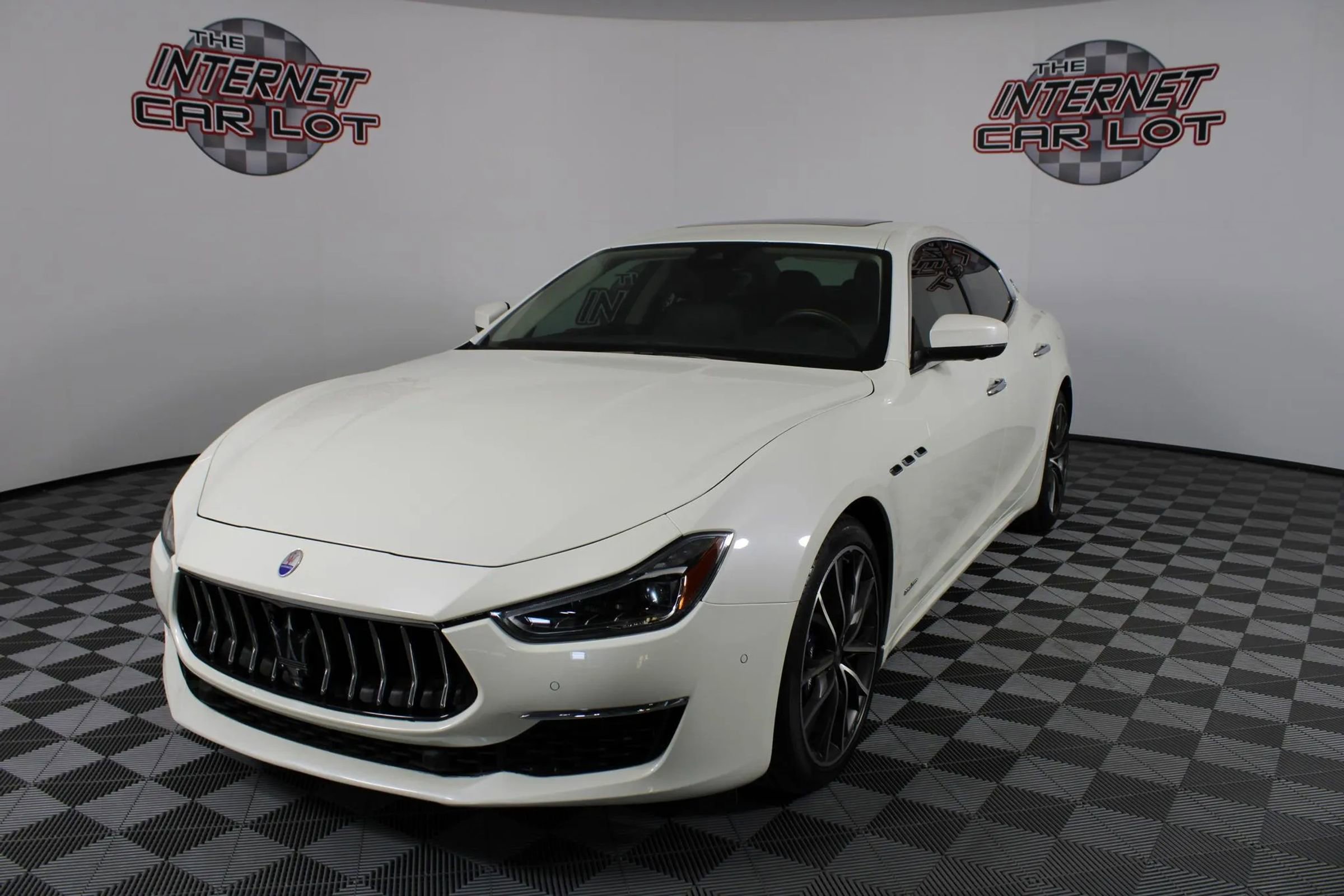 Used 2019 Maserati Ghibli S GranLusso image 3