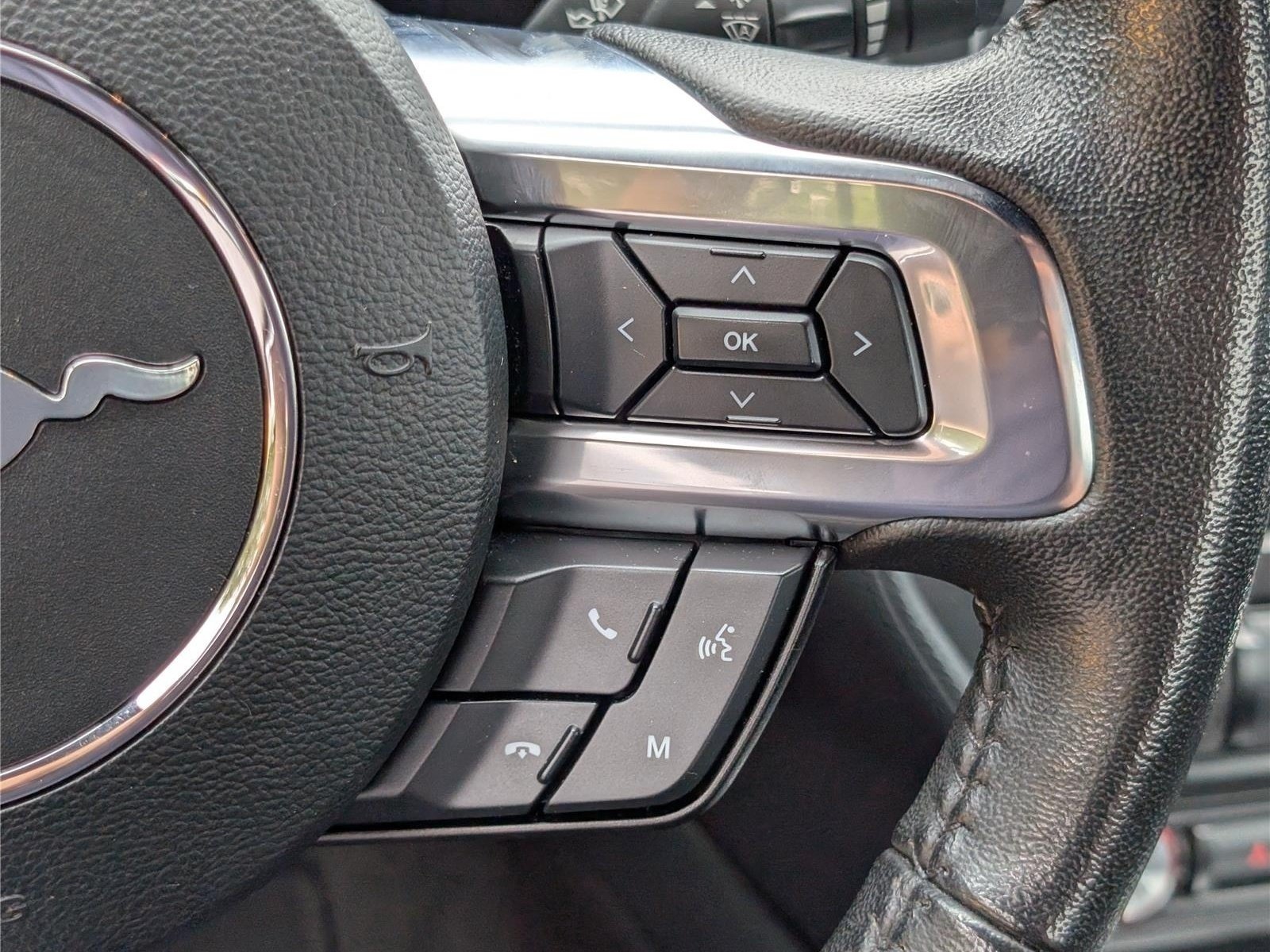 Used 2022 Ford Mustang Coupe w/ Black Accent Package RWD image 20