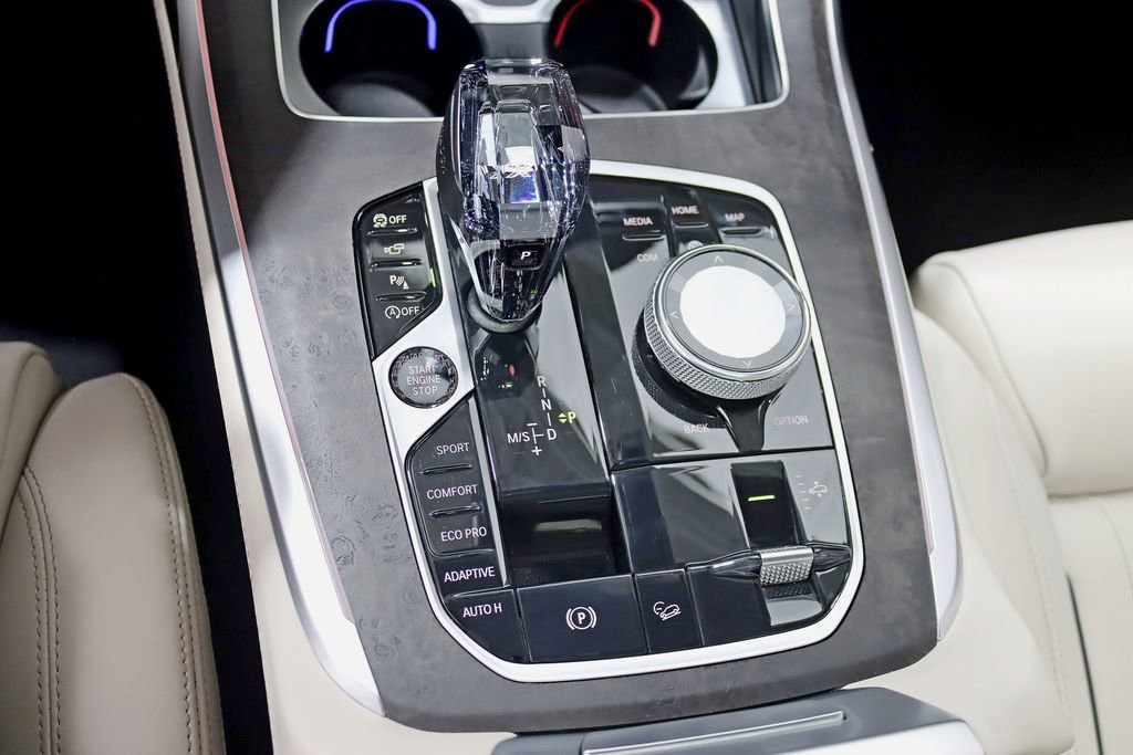 Used 2022 BMW X7 M50i image 28