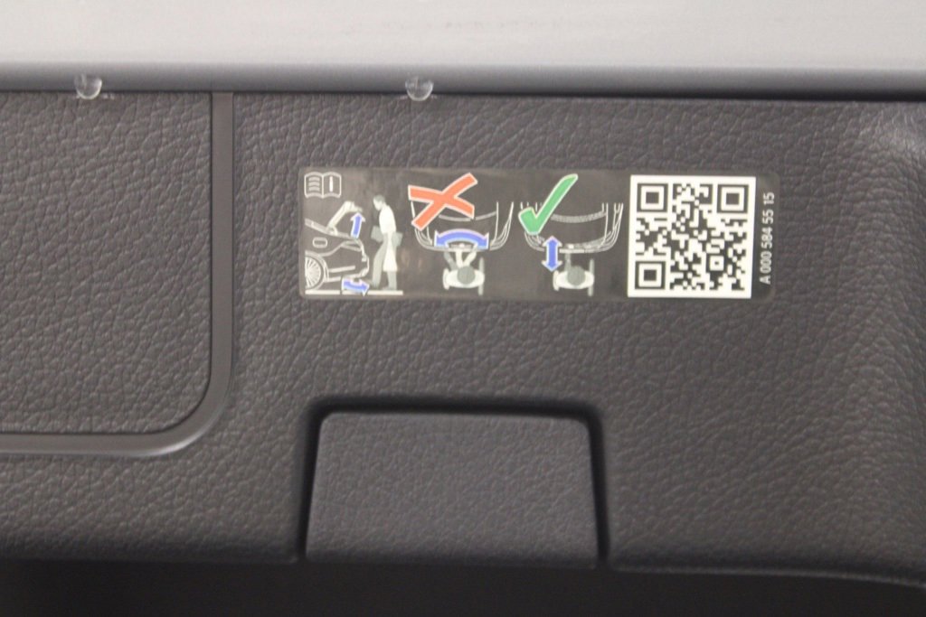 Used 2025 Mercedes-Benz CLA 35 AMG 4MATIC image 35