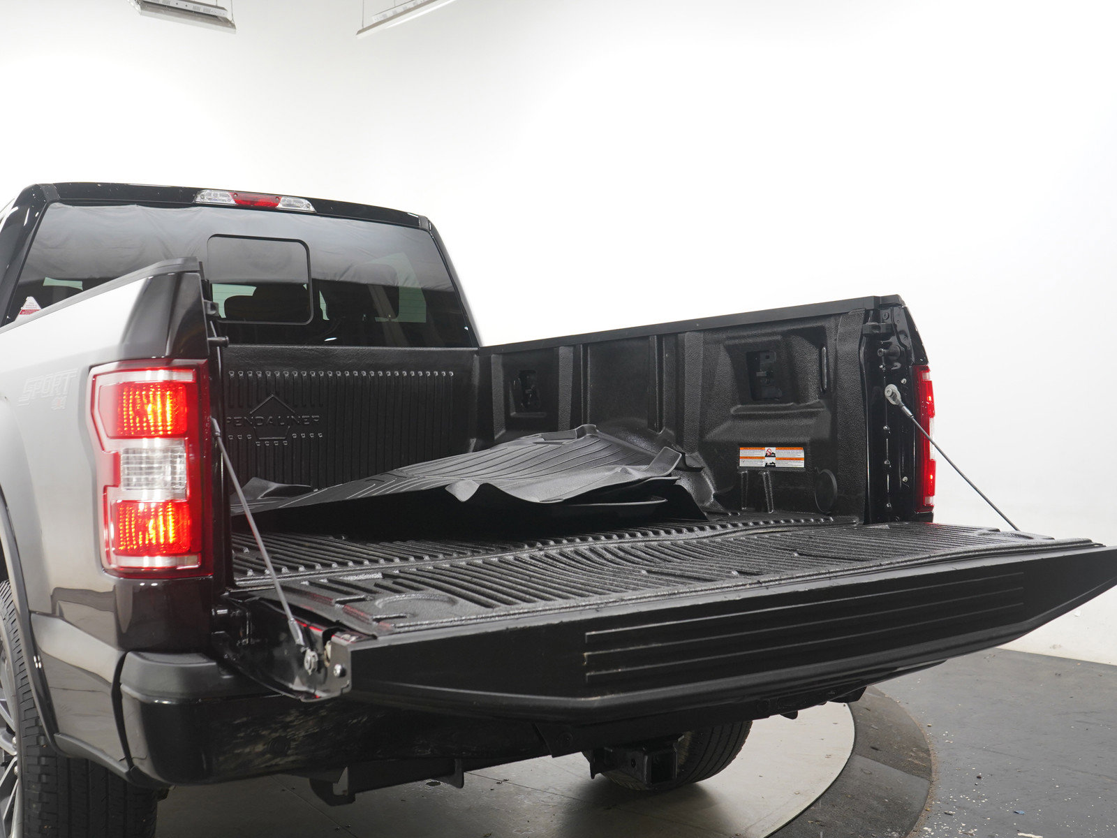 Used 2019 Ford F150 XLT w/ Equipment Group 302A Luxury AWD/4WD image 17