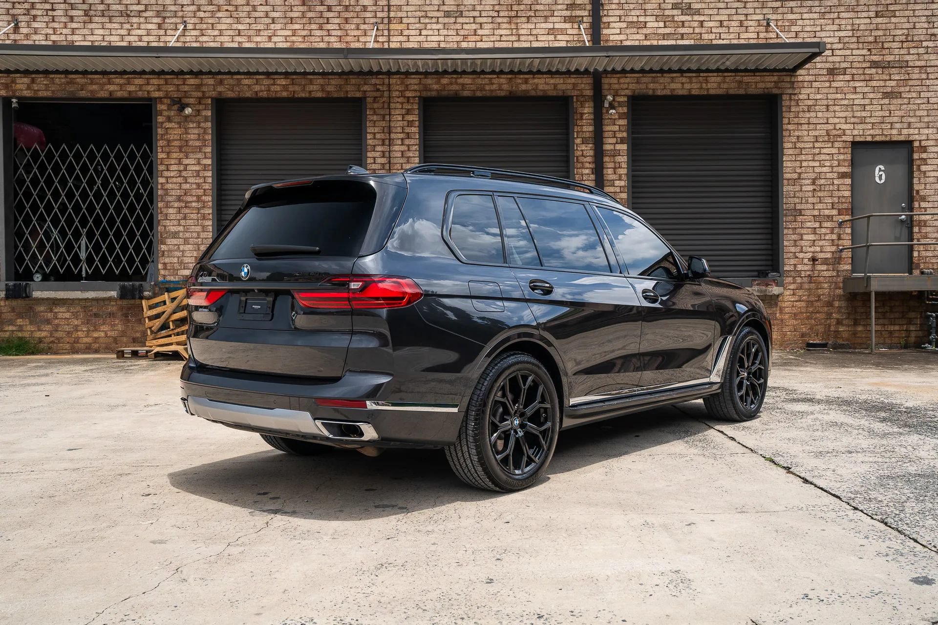 Used 2020 BMW X7 xDrive40i w/ Cold Weather Package AWD/4WD image 9