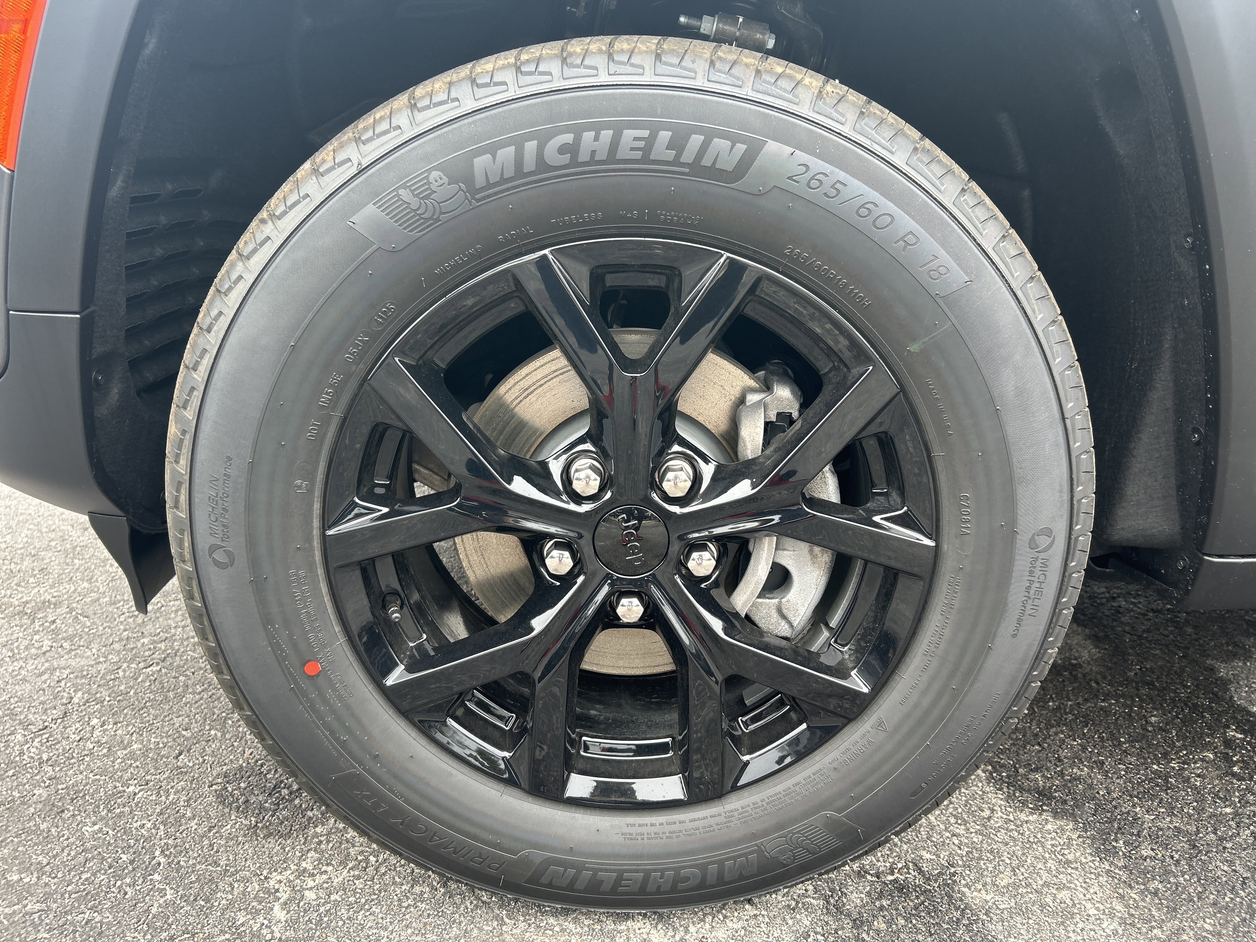 New 2025 Jeep Grand Cherokee Altitude image 10