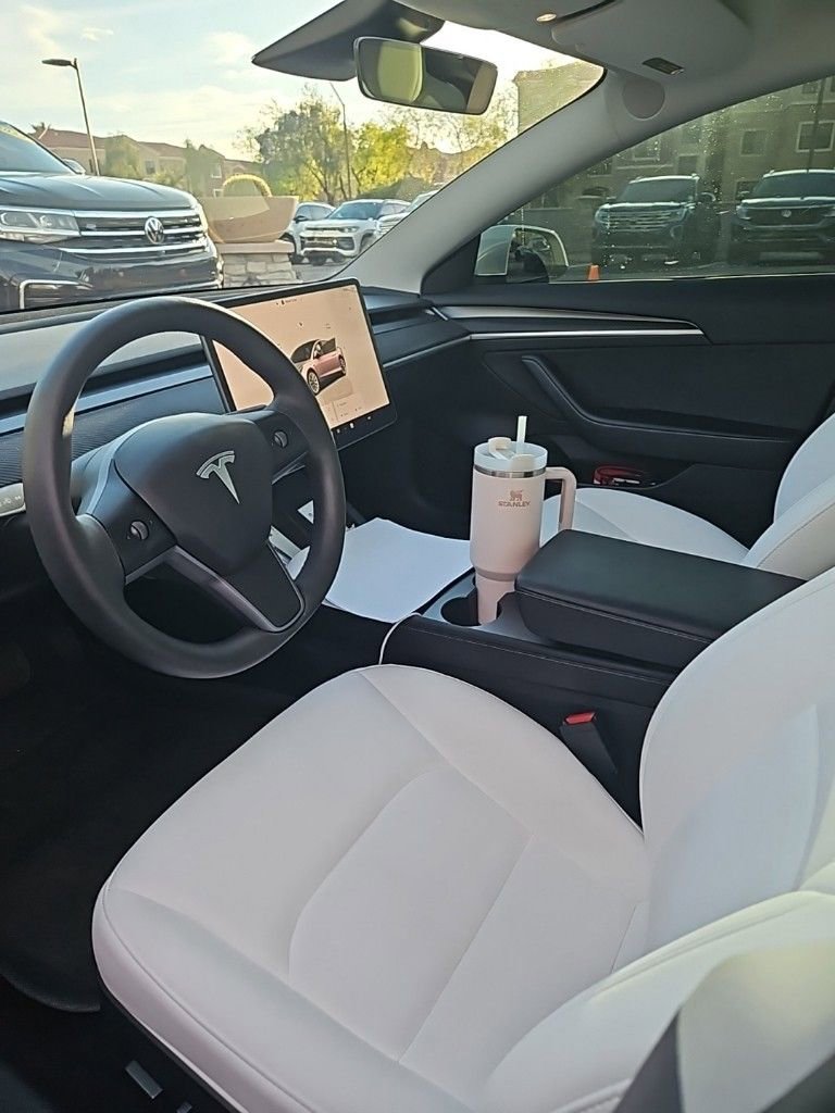 Used 2023 Tesla Model 3 Standard Range image 9