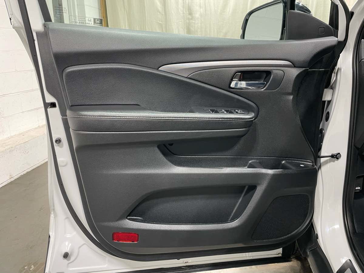 Used 2024 Honda Ridgeline Sport image 8