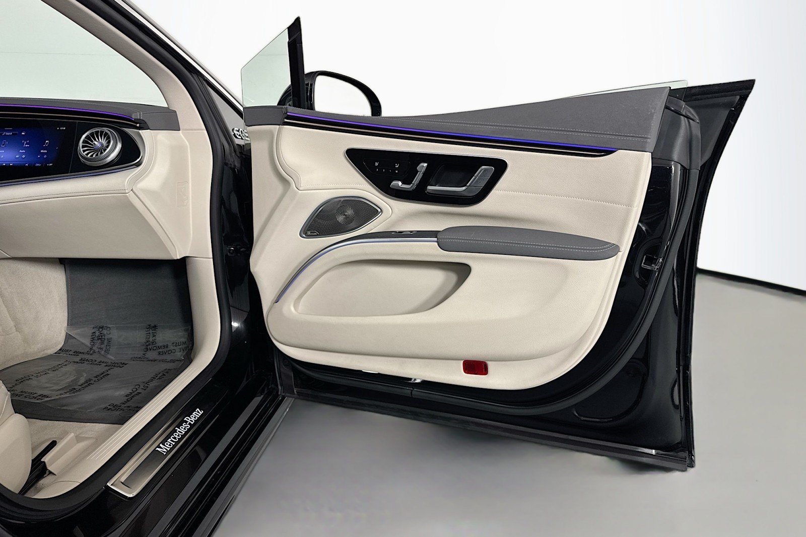 Used 2023 Mercedes-Benz EQS 580 4MATIC Sedan image 23