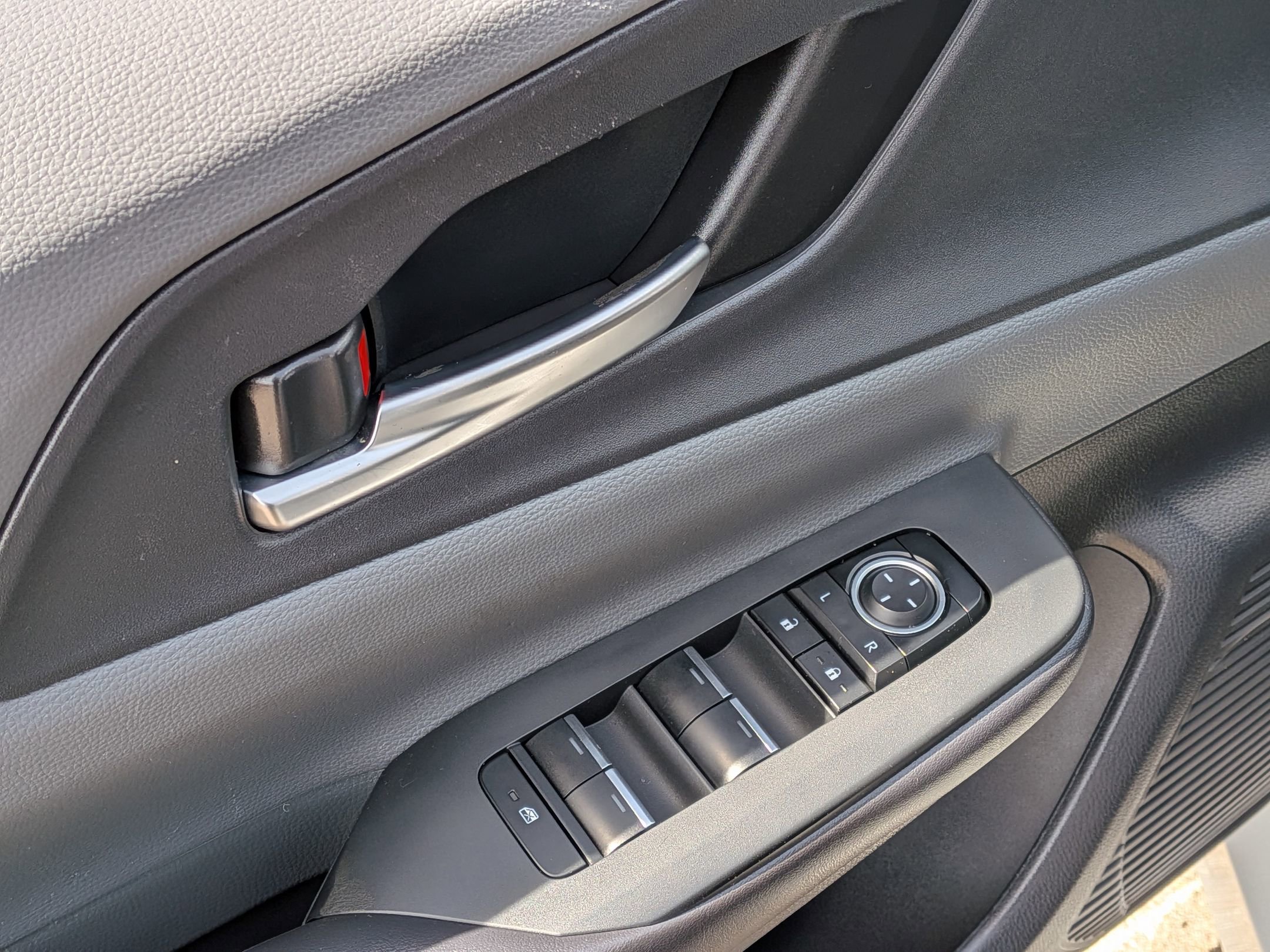 Used 2023 Toyota Prius XLE image 9